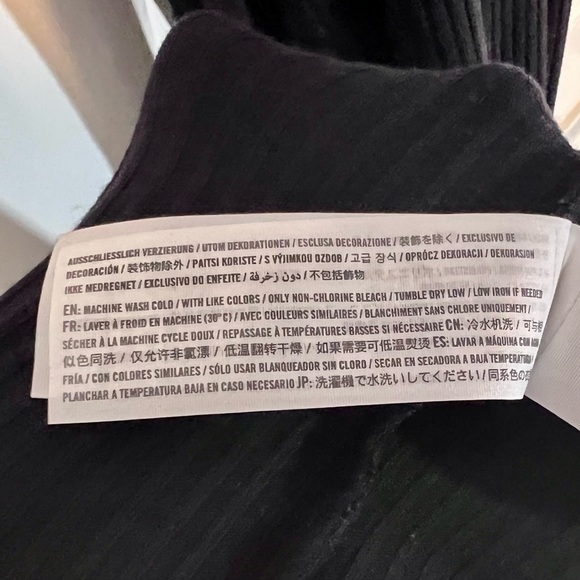 Abercrombie & Fitch | Low Back Ribbed Knit Midi
Dress, Black, Size XXL - NWT - Picture 10 of 10